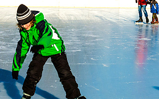 Sezon sportów zimowych coraz bliżej. Jutro w Olsztynie otwarcie  sztucznego lodowiska
